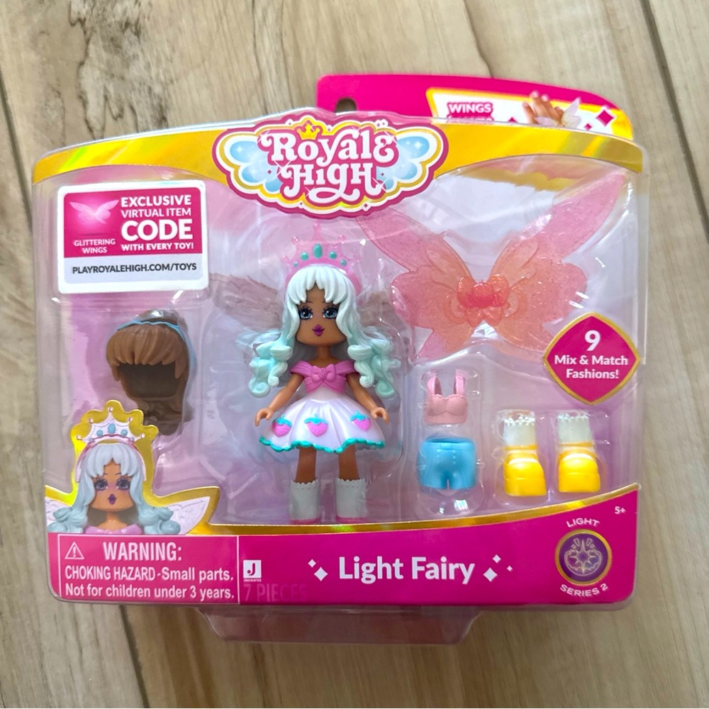 Roblox Royale High Series 2 LIGHT FAIRY DOLL WITH Virtual Item Code NEW